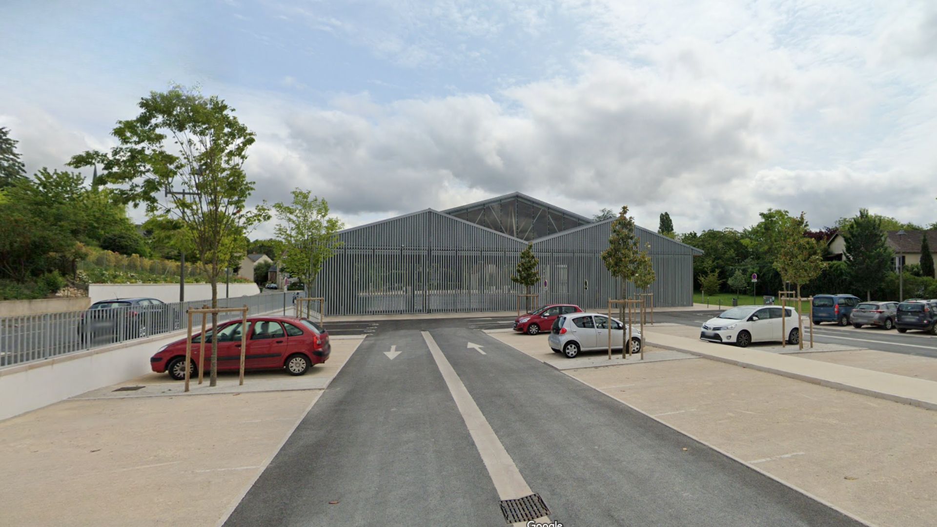 Location-salle-halle-de-la -morandière-parking