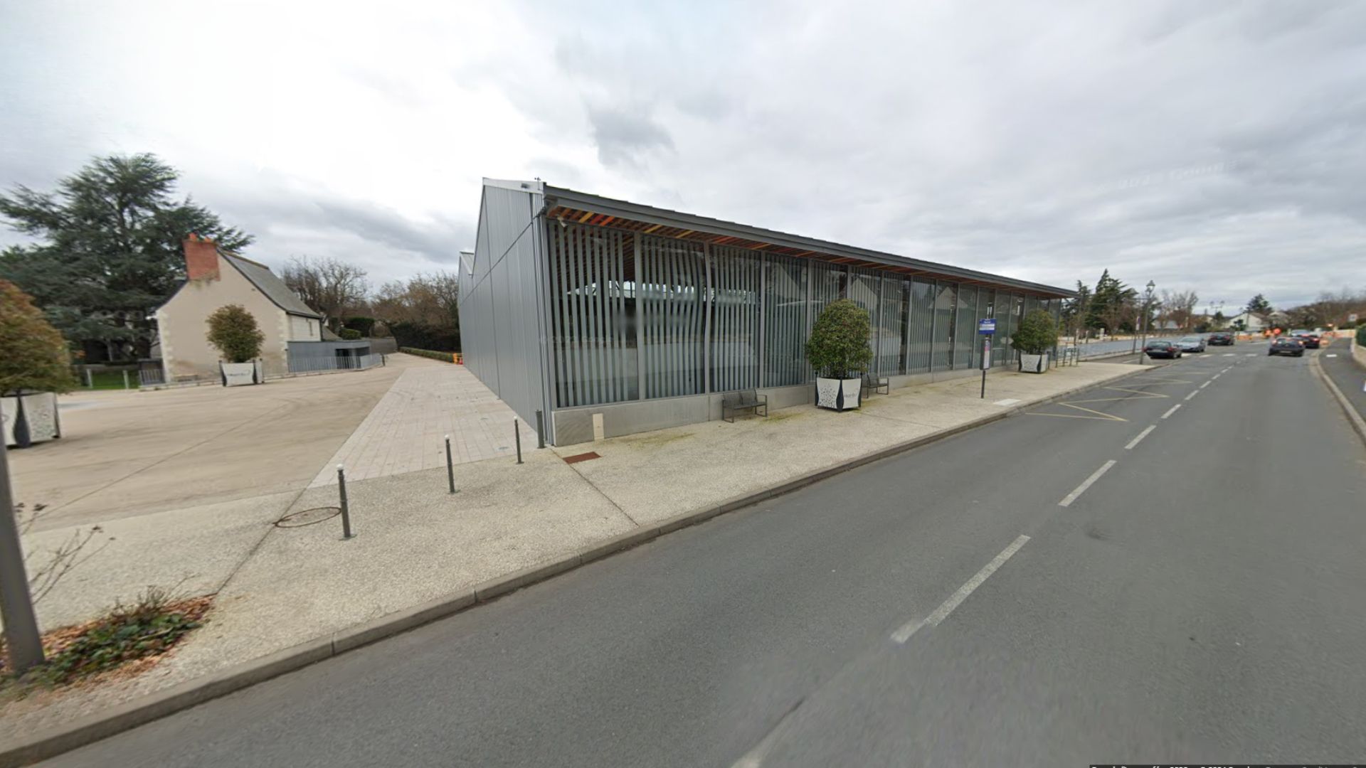 location-salle-halle-de-la -morandière-exterieur