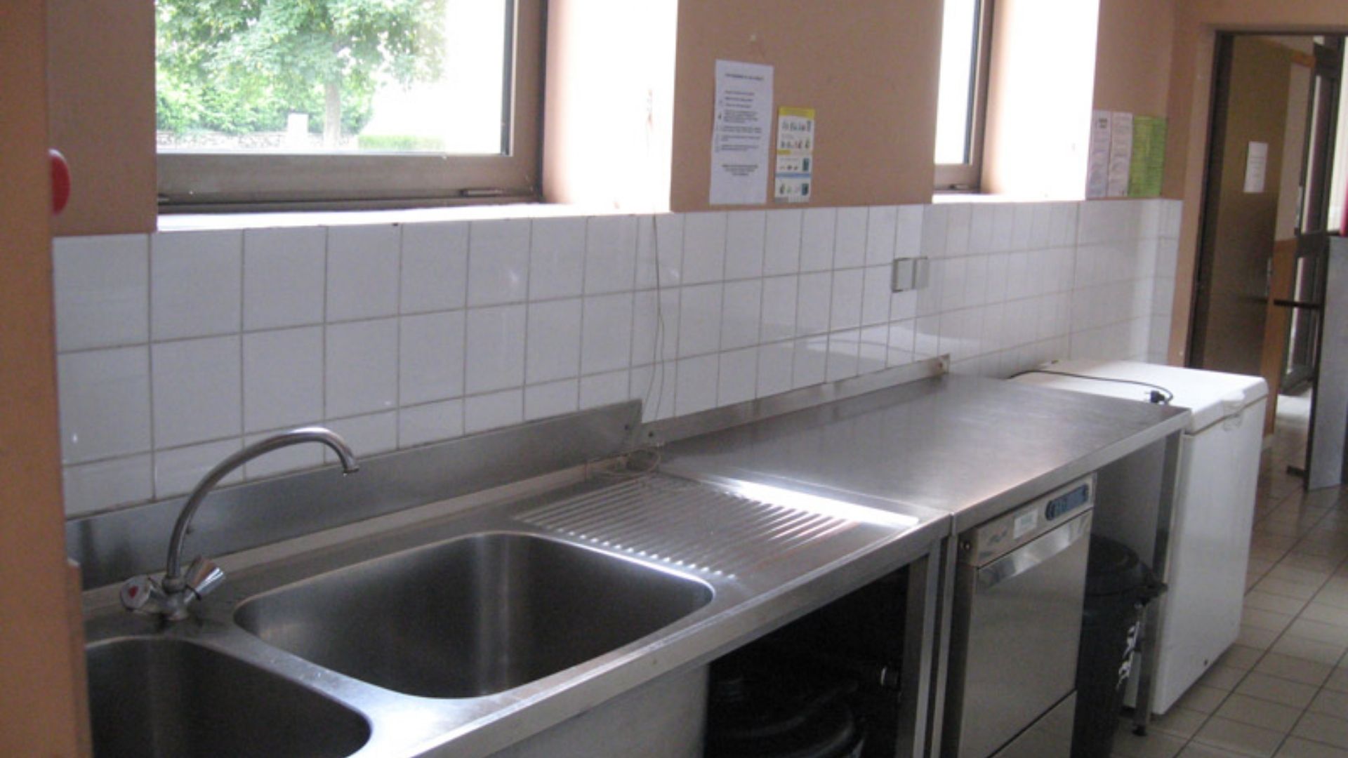 location-salle-reignac-3-abeilles-cuisine-2