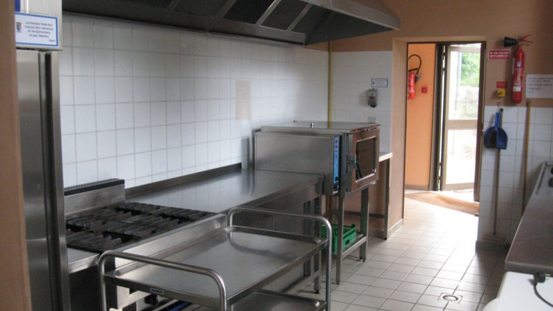 location-salle-reignac-3-abeilles-cuisine