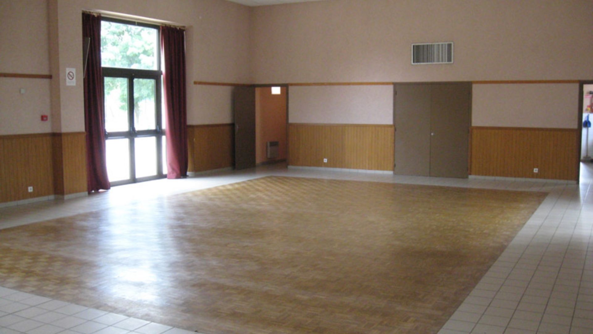 location-salle-reignac-3-abeilles-interieur